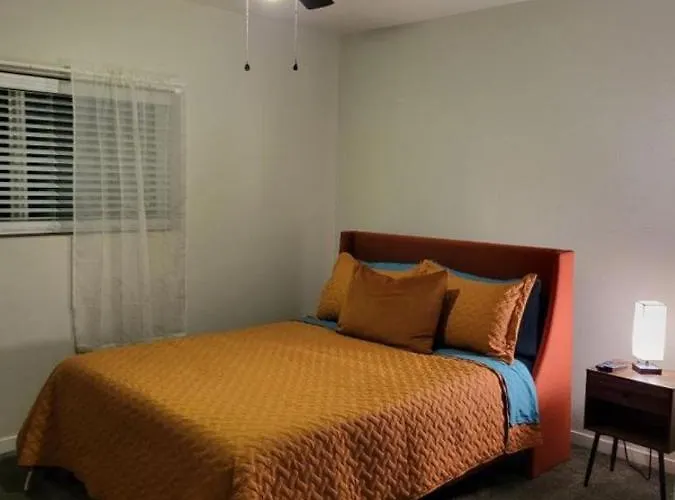 Apartment Hidden Gem In Area *