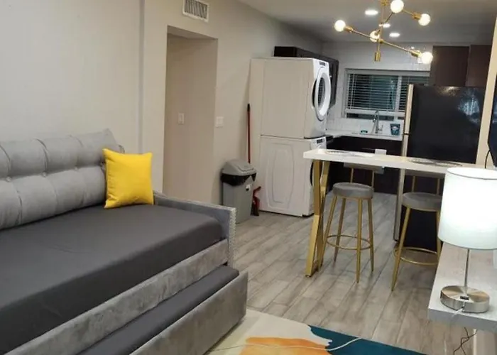 Apartment Hidden Gem In Area *