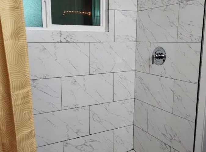 Apartment Hidden Gem In Area *