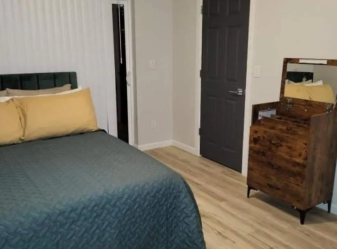 Apartment Hidden Gem In Area *