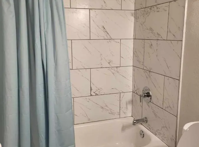 Apartment Hidden Gem In Area *