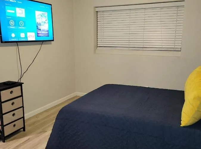 Apartment Hidden Gem In Area *